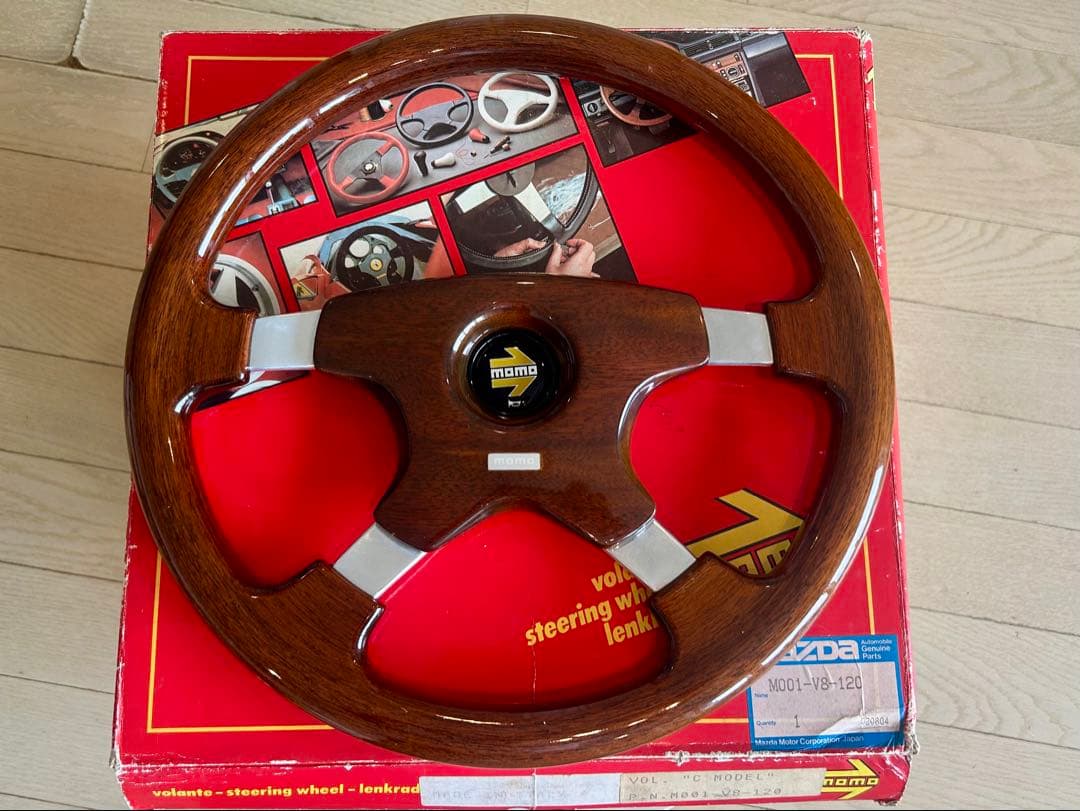 momo ウッド ４スポーク　ステアリングホイール 美品
