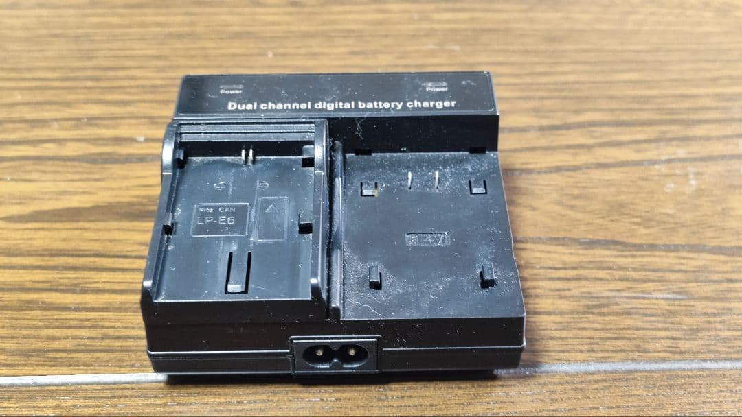 一眼レフ　Canon EOS 6D レンズ2個　ミニ三脚　バッテリー2個セット