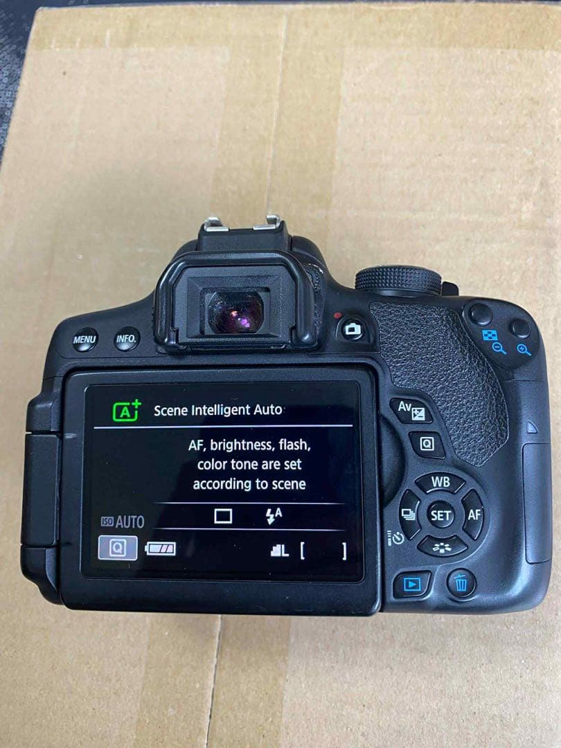 Canon EOS Kiss X7i デジタル一眼レフ