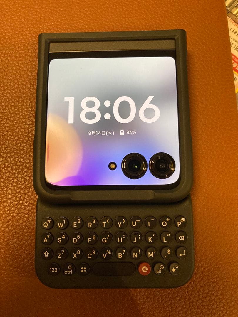 値下げ可　Motorola Razr 50 + Clicks RAM12