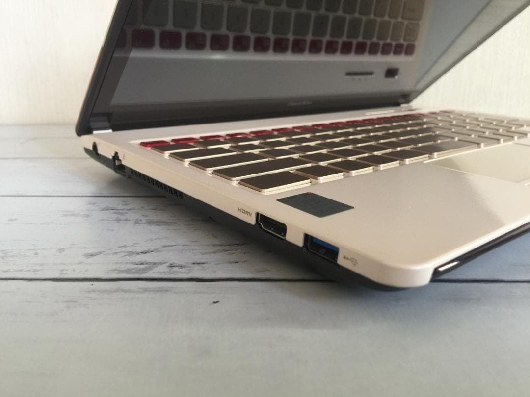 富士通 Floral Kiss CH75 13型HD液晶 おしゃれなノートPC