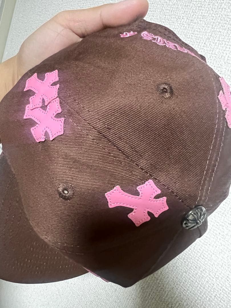 ブラウン ピンク刺繍 スナップバックキャップ
