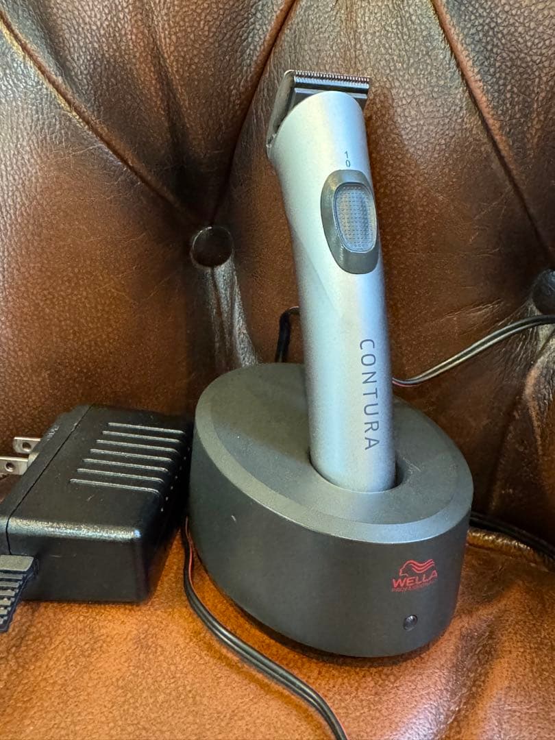 Wella Contura バリカン 充電スタンド付き　HS62