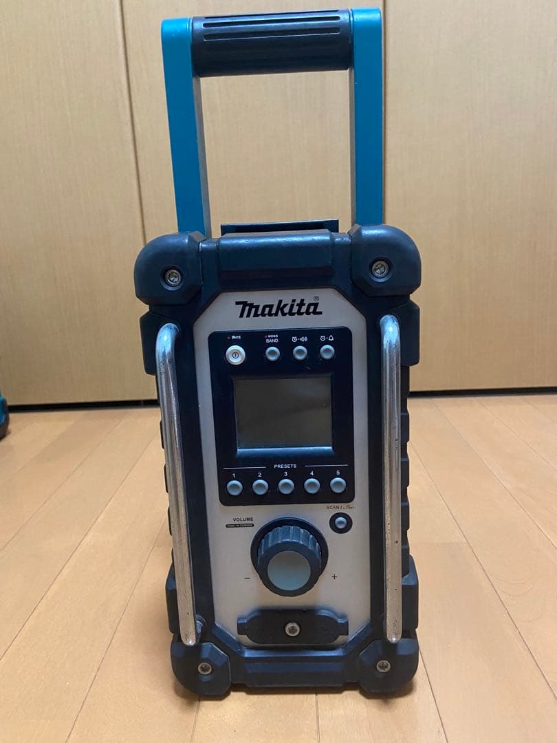 Makita ラジオ MR102