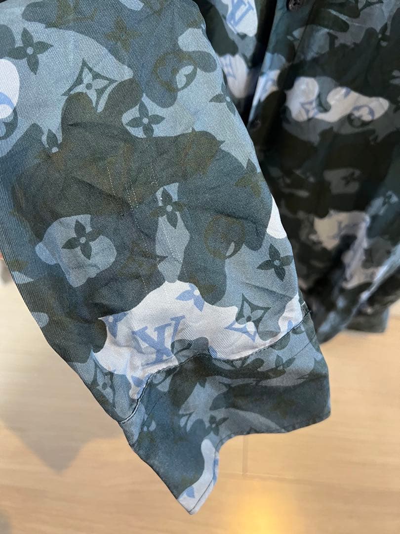 LOUIS VUITTON カモフラージュ柄長袖シャツ