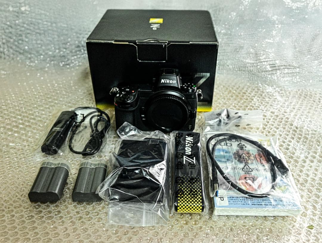 ■美品　Nikon (ニコン) 「Z 6」ボディ+ おまけ