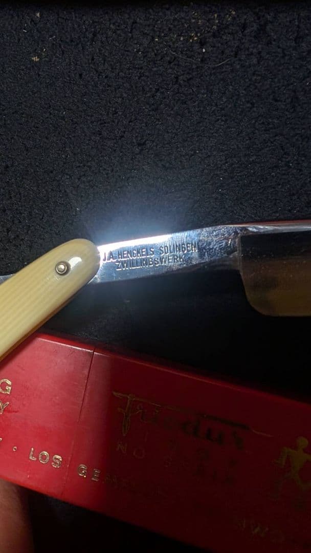 J.A. Henckels 直剃り用カミソリ ケース付きヘンケルゾーリンゲン