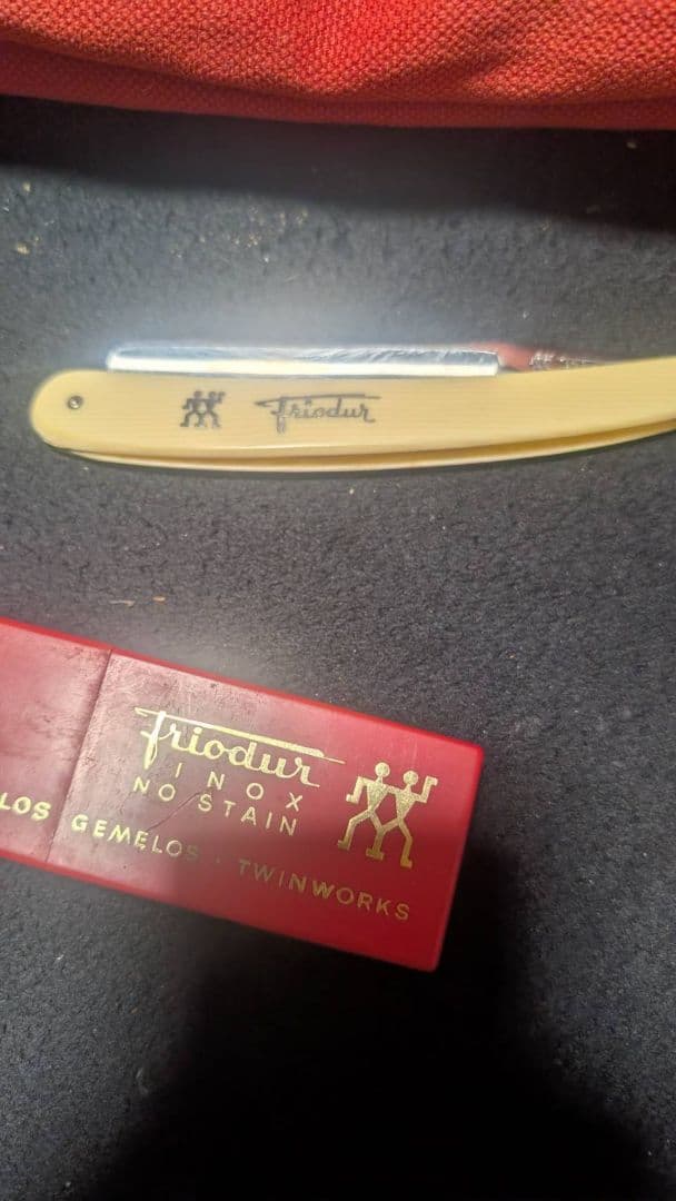 J.A. Henckels 直剃り用カミソリ ケース付きヘンケルゾーリンゲン