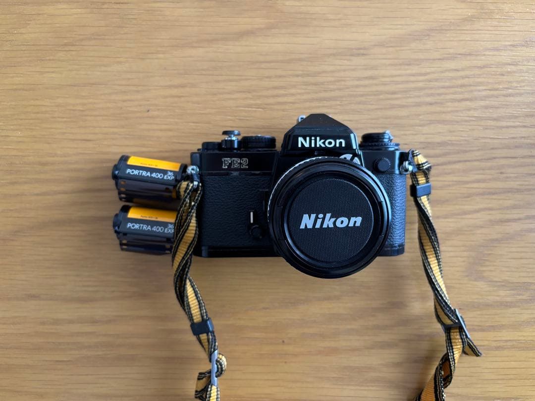Nikon FE2 フィルムカメラ　ポートラフィルム2本付き