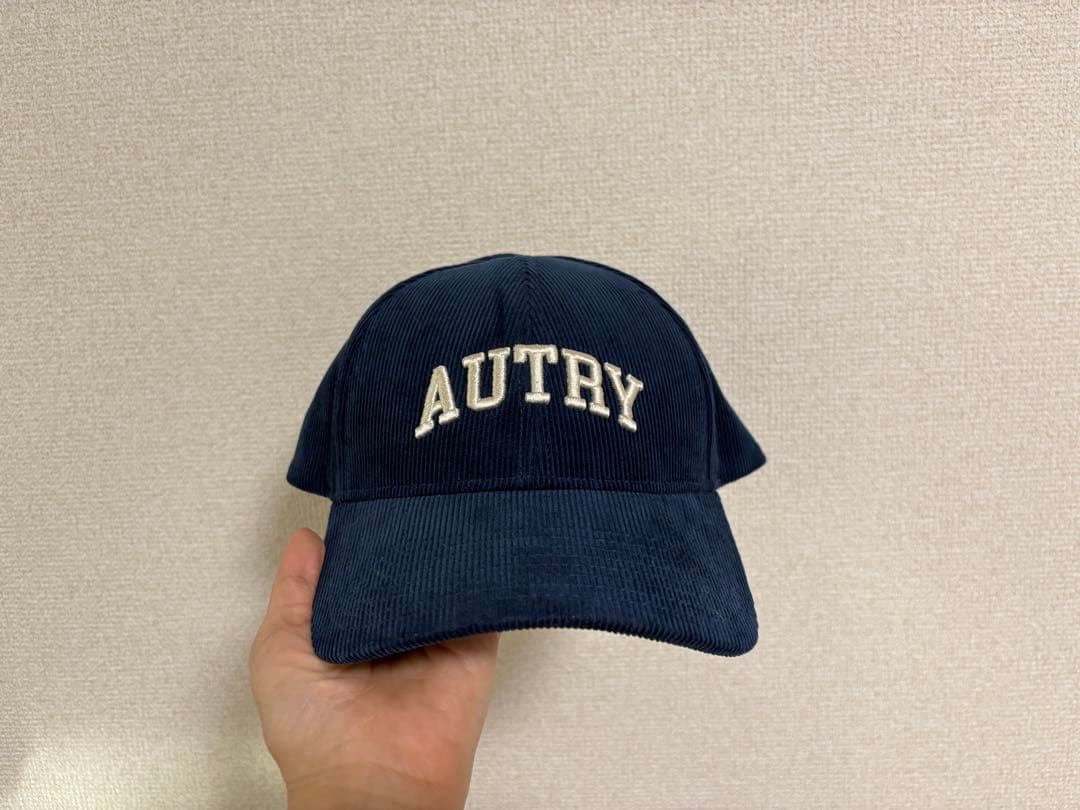 AUTRY ネイビー コーデュロイキャップ