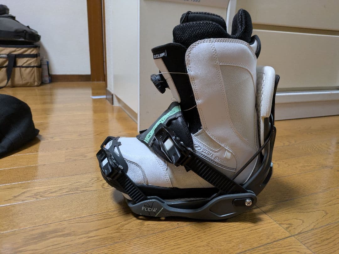 FLOW スノーボードビンディング ブラック/ホワイト