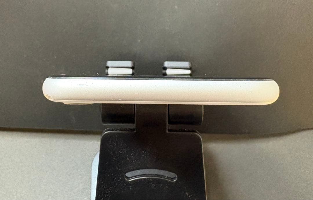 Apple iPhone SE（第2世代）本体、ホワイト、64G(中古品)使用可