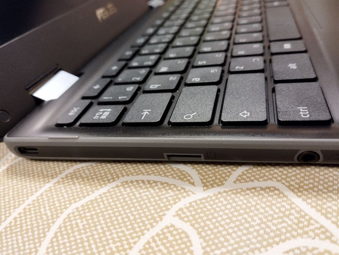 ASUS Chromebook C214M 本体