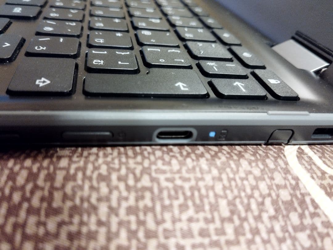 ASUS Chromebook C214M 本体