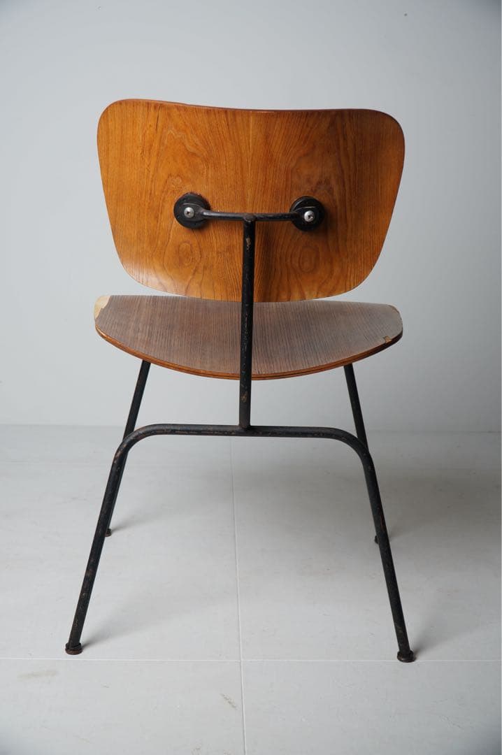 ハーマンミラー イームズ チェア EAMES