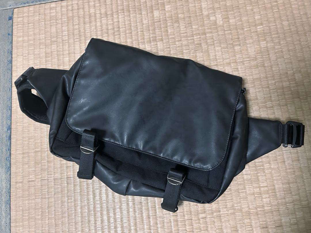 TRIDEAL高耐久素材 ショルダーバッグ 13インチPC対応