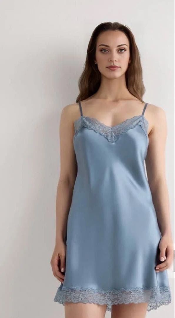 新品 intimissimi レース付き シルク スリップ アッシュブルー