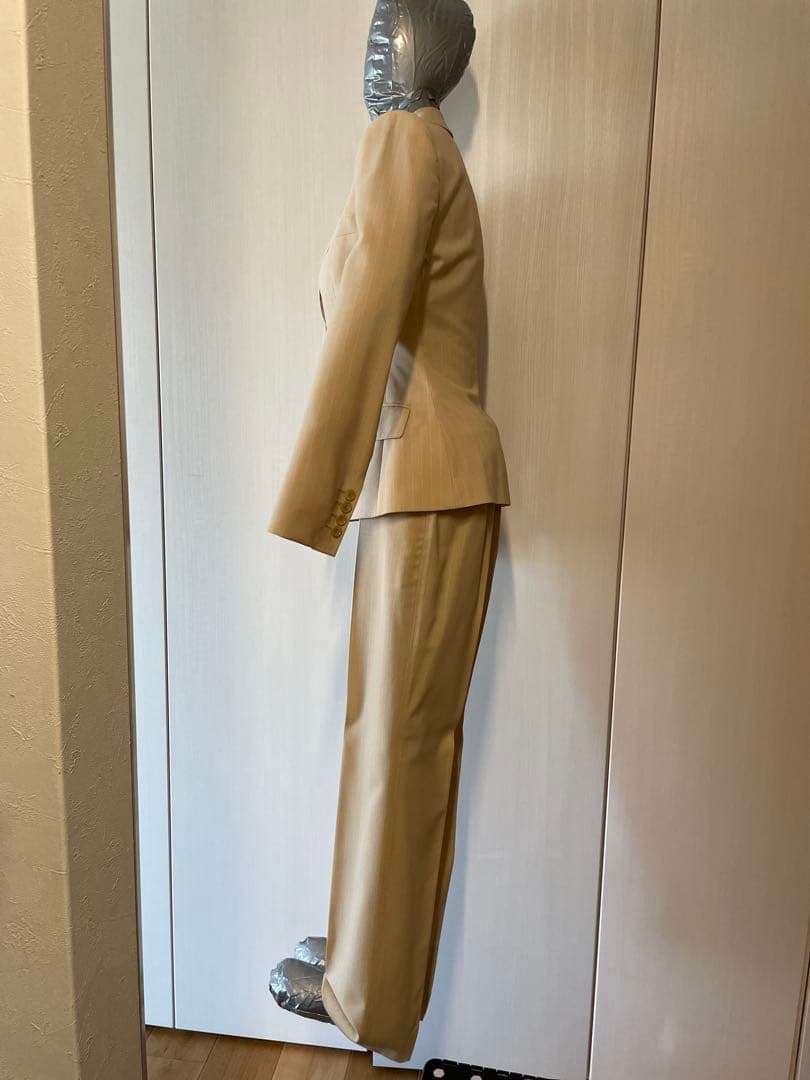 【新品　未使用】　ドルチェ&ガッパーナ　スーツ　ベージュ　サイズ38（M）