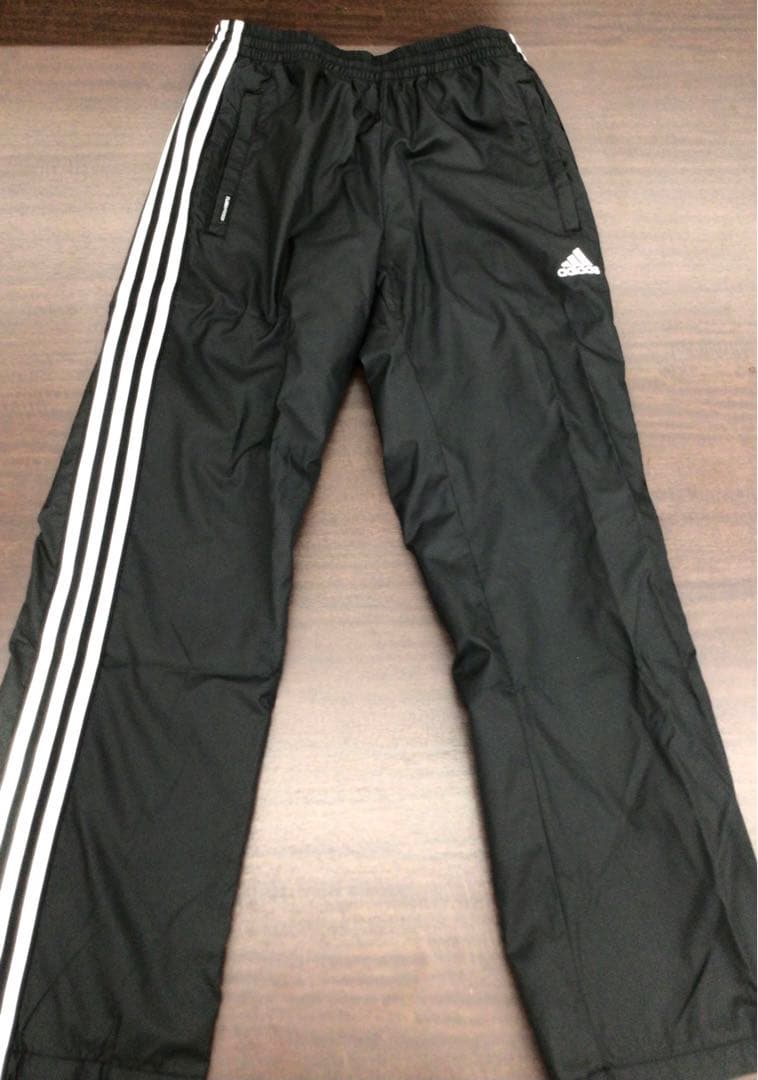 アディダス　adidas　ウインドブレーカー　Mサイズ　防寒着　長袖　ブラック