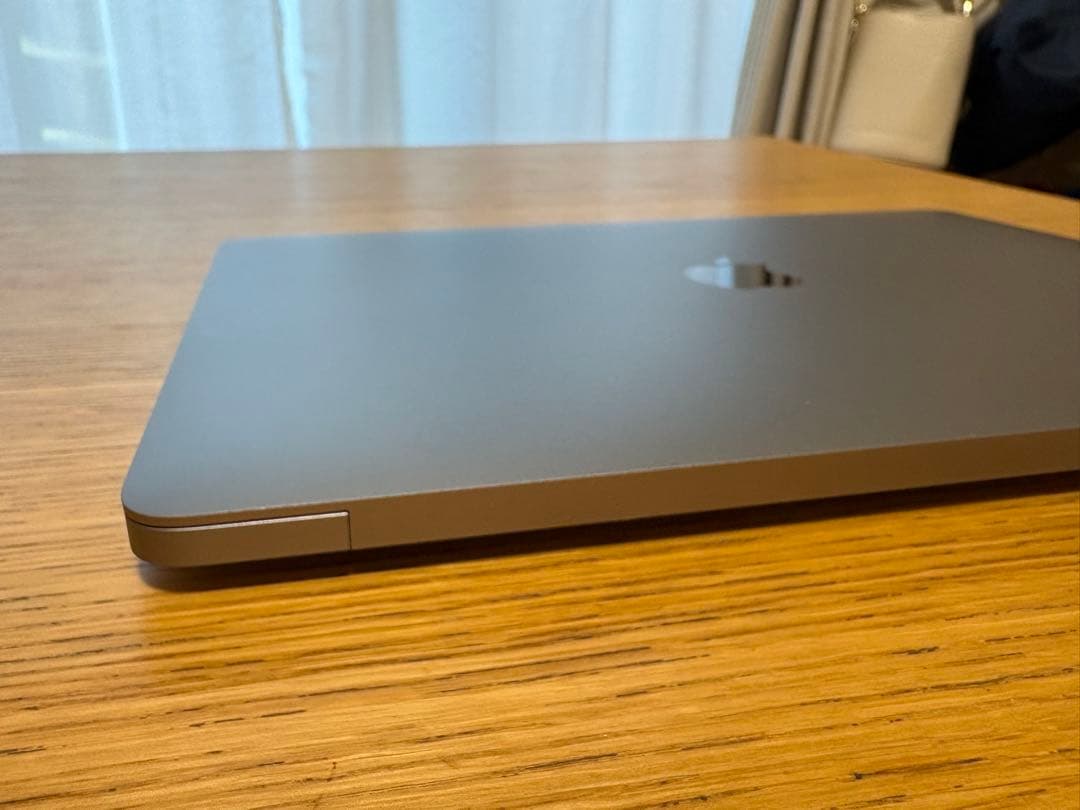 M1 Apple MacBook Air本体 8GM 256GB