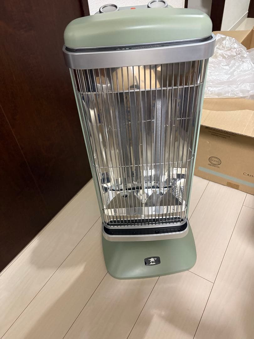 遠⾚グラファイトヒーター アラジン 2018年 CAH-2G10G(G)