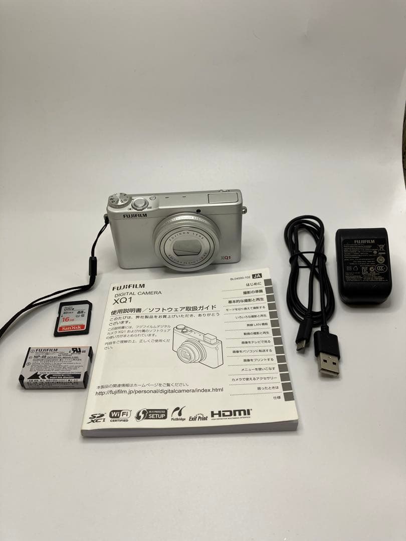 【返品保証・動作確認済】FUJIFILM XQ1 コンパクトデジタルカメラ