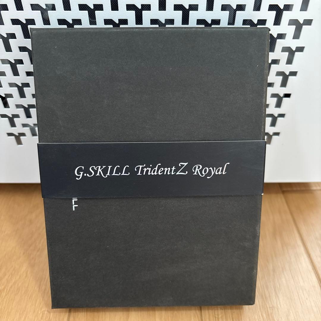 メモリー G.SKILL Trident Z  DDR4-4000 32GB