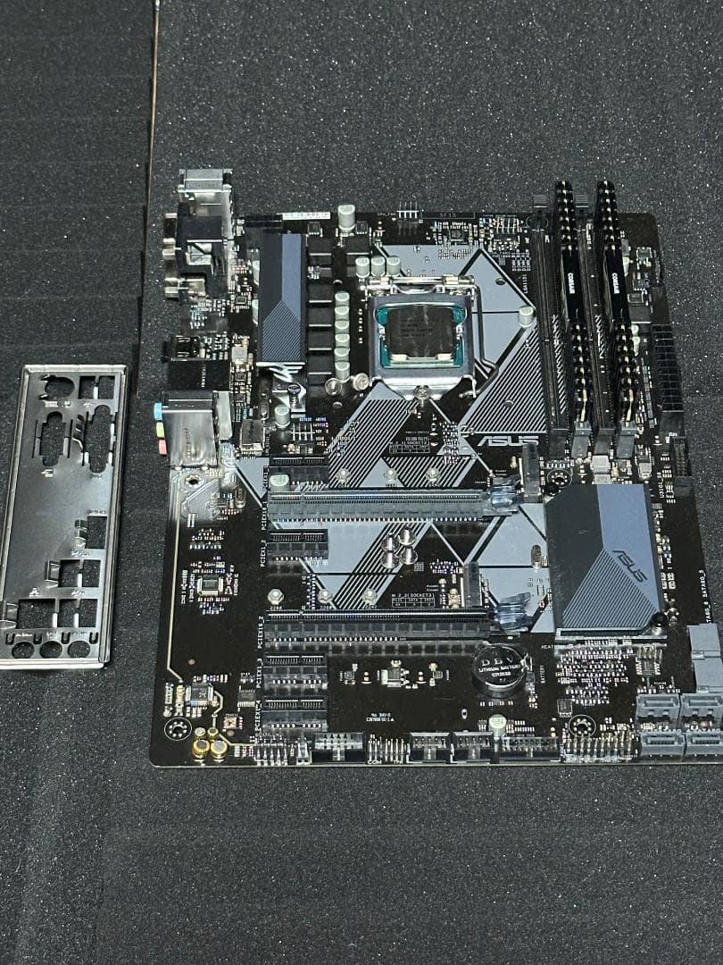 PRIME H370-A＋Core i7-8700＋Corsair32GBメモリ