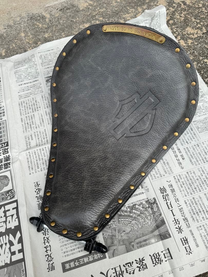 ハーレー・フォーティーエイト用ボバーソロサドル＋取付キット