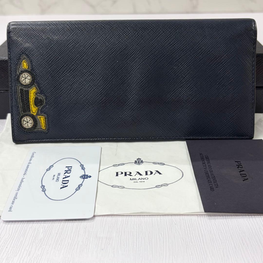 新品同様‼️ プラダ　PRADA 財布　二つ折り　長財布　サフィアーノ　車ワッペン