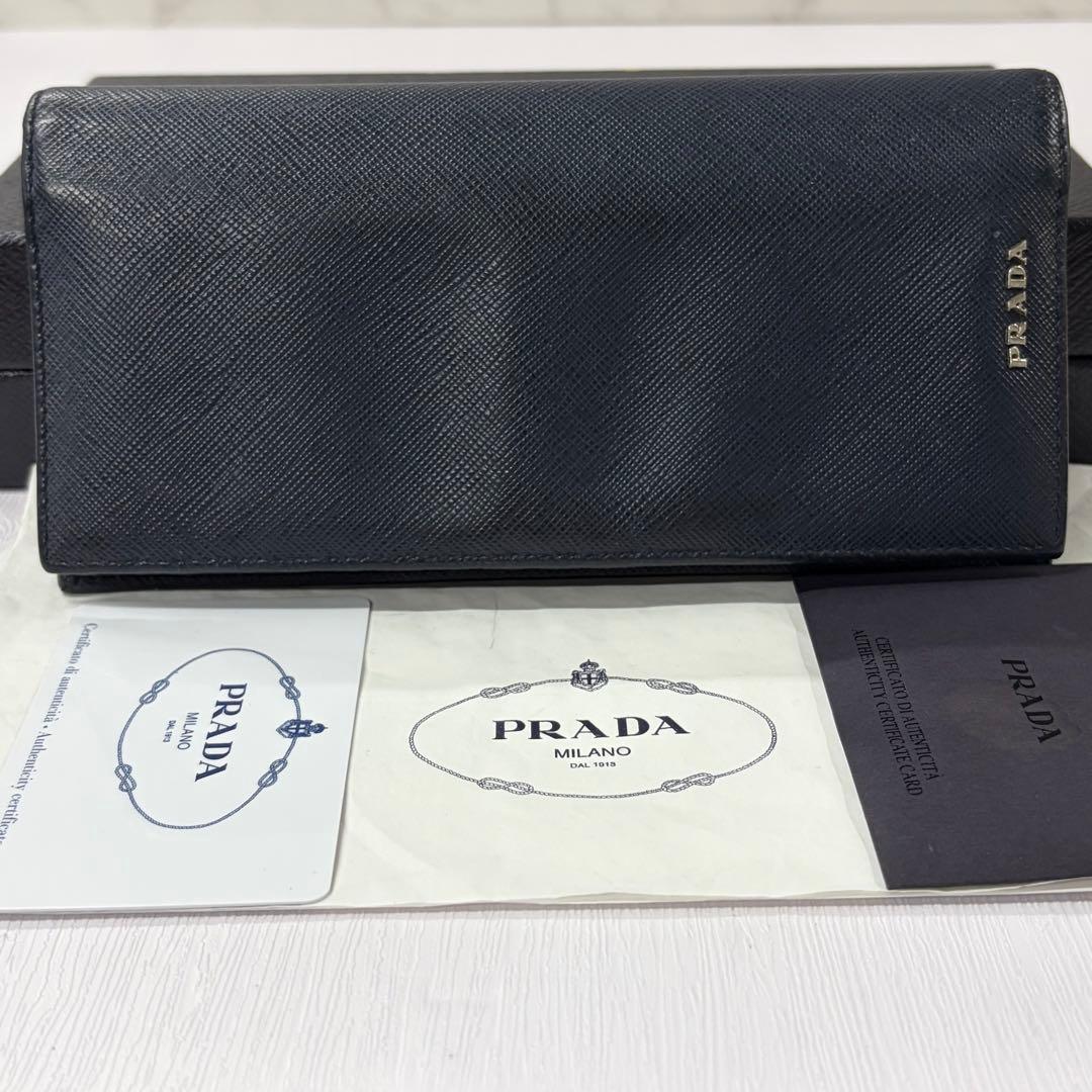 新品同様‼️ プラダ　PRADA 財布　二つ折り　長財布　サフィアーノ　車ワッペン