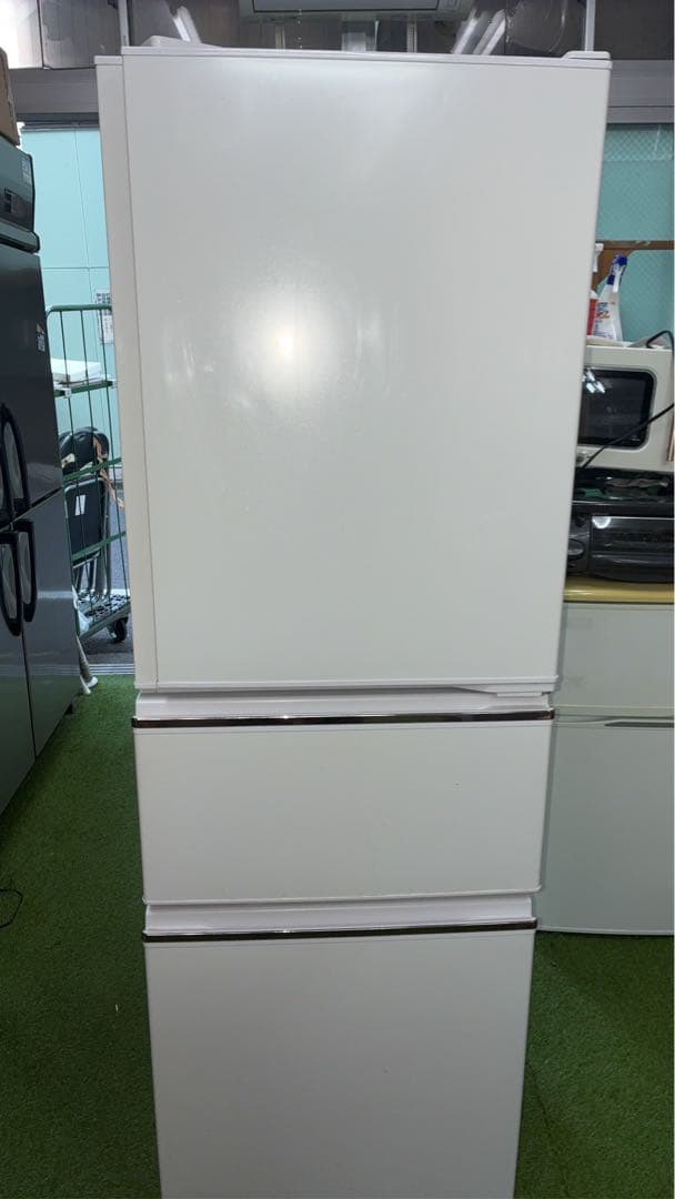 MITSUBISHI MR-CX27C ホワイト 272L 3ドア　冷蔵庫大きめ
