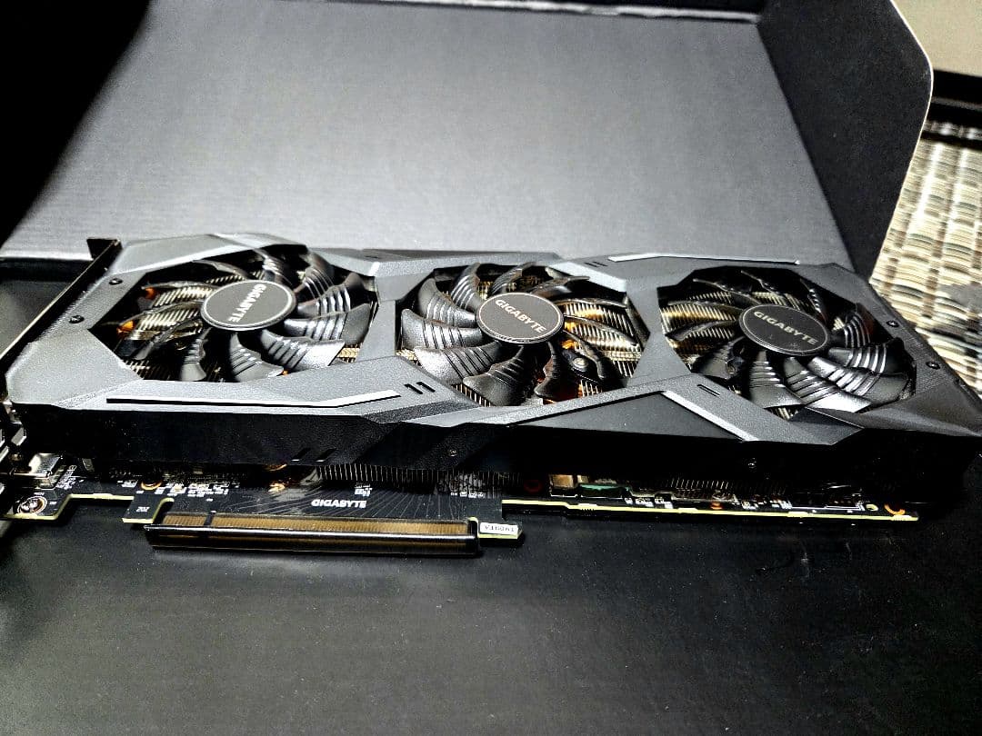 グラフィックボード・グラボ・ビデオカード GIGABYTE GeForce RTX 2080 WINDFORCE 8GB