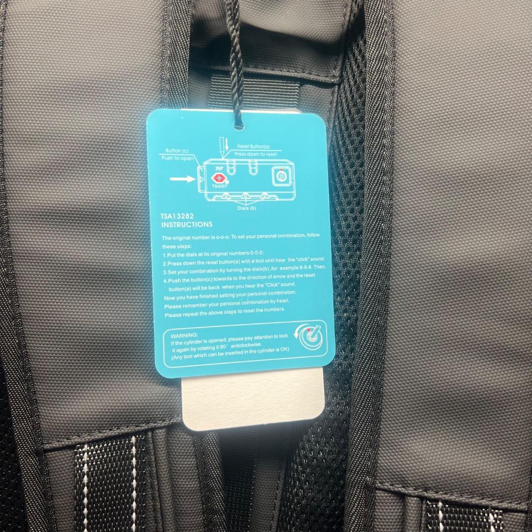 〇Of61 未使用 真空圧縮 バックパック トラベルバッグ