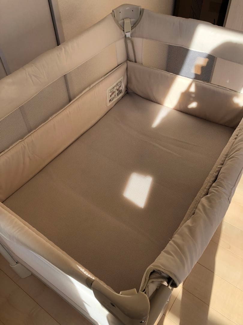 アプリカ　ココネルエアー　ベビーベッド