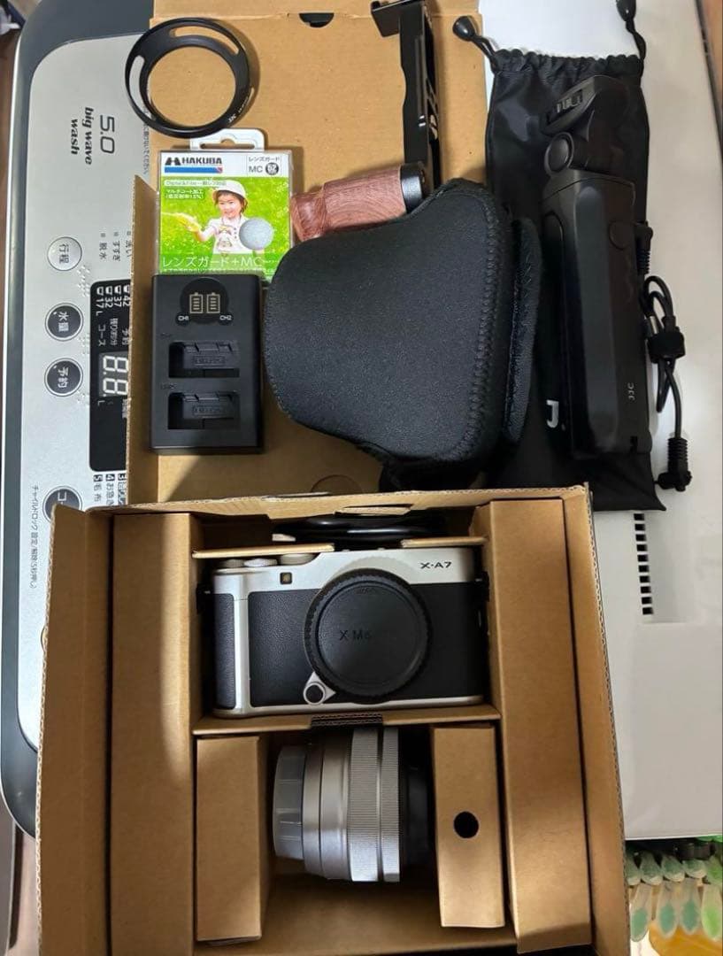 FUJIFILM X-A7 レンズキット シルバー