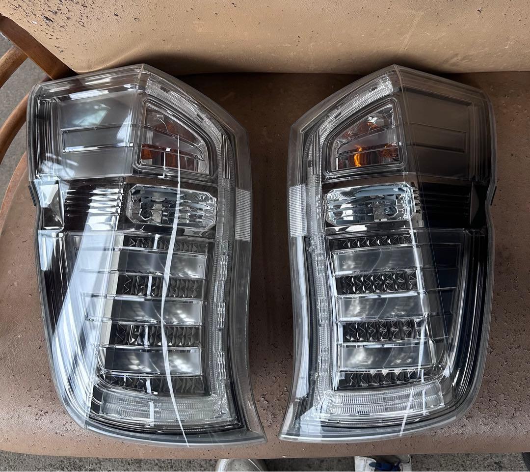 ステップワゴン　テールランプ　右左セット