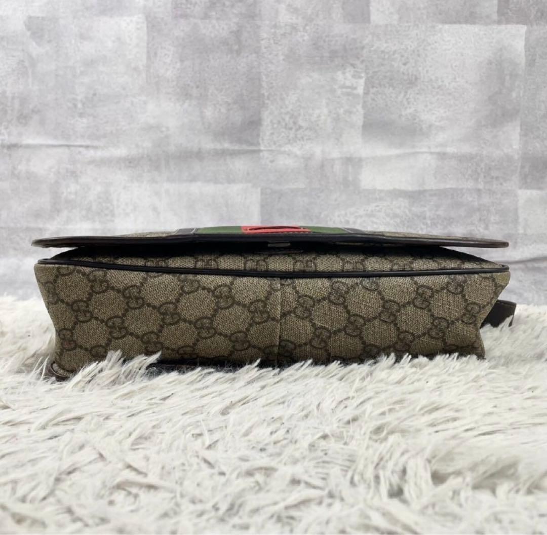 美品 GUCCI ショルダーバッグ クロスボディ メッセンジャー GGスプリーム