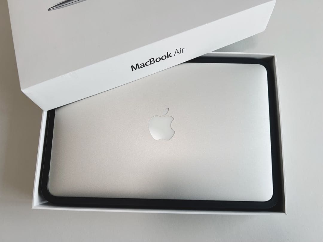 MacBook本体 MacBookAir 11-inch Mid 2012