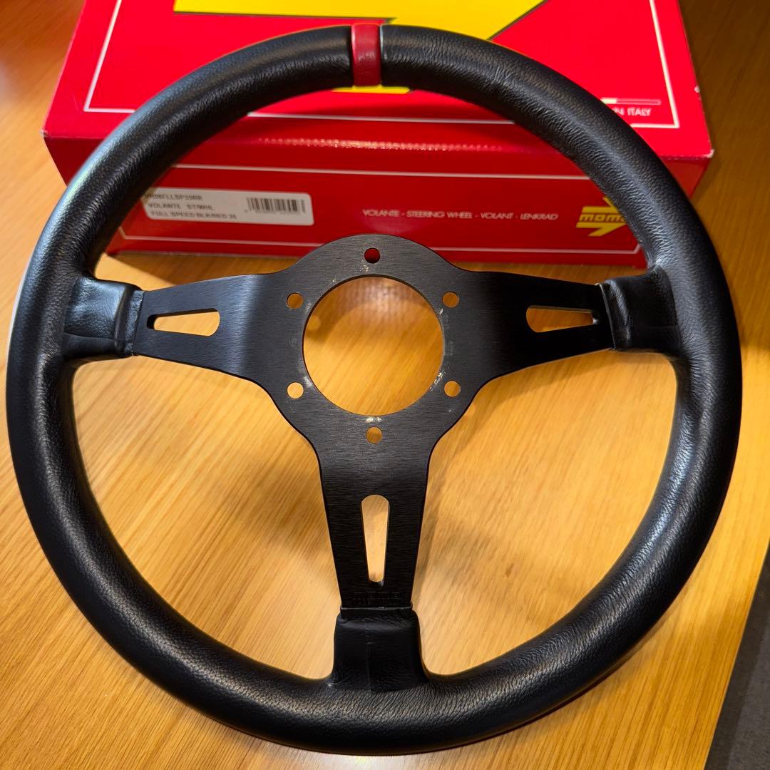 MOMO製ステアリング フルスピード　35パイ