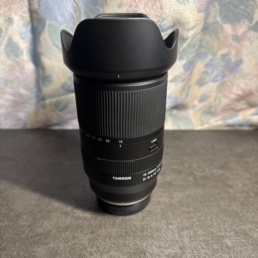 タムロン 18-300mm F/3.5-6.3 富士Xマウント フィルター付き