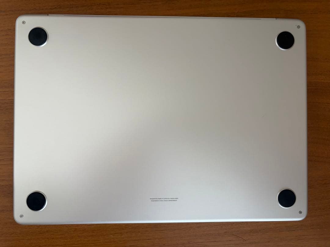 ほぼ未使用　MacBook Air 2022 M2モデル 8GB/512GB