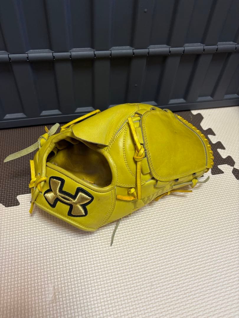 アンダーアーマー硬式ピッチャー用グローブ