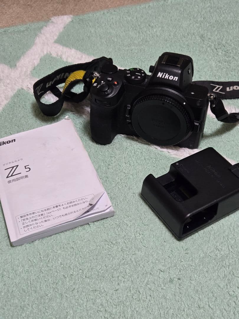 Nikon Z 5 ミラーレスカメラ 本体　説明書付き　元箱無し
