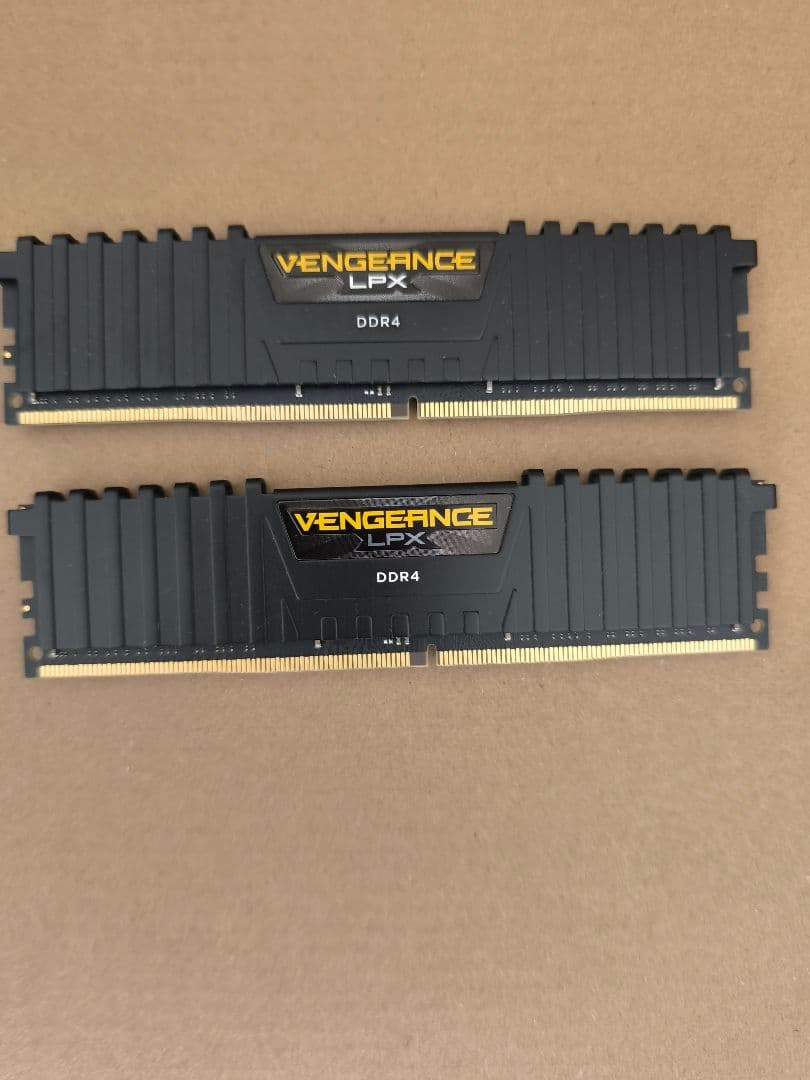CORSAIR DDR4 メモリモジュール VENGEANCE 16GB×2枚