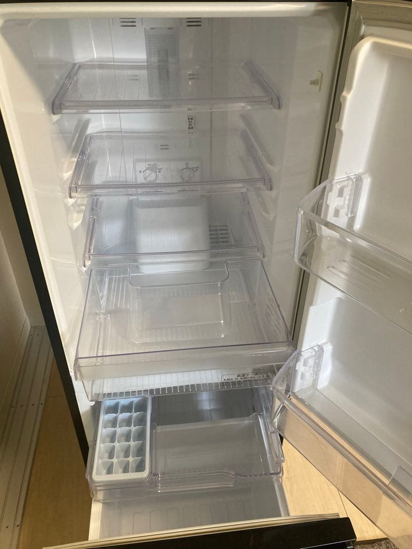 三菱 ノンフロン冷蔵庫 MR-P15W-B 146L 一人暮らし