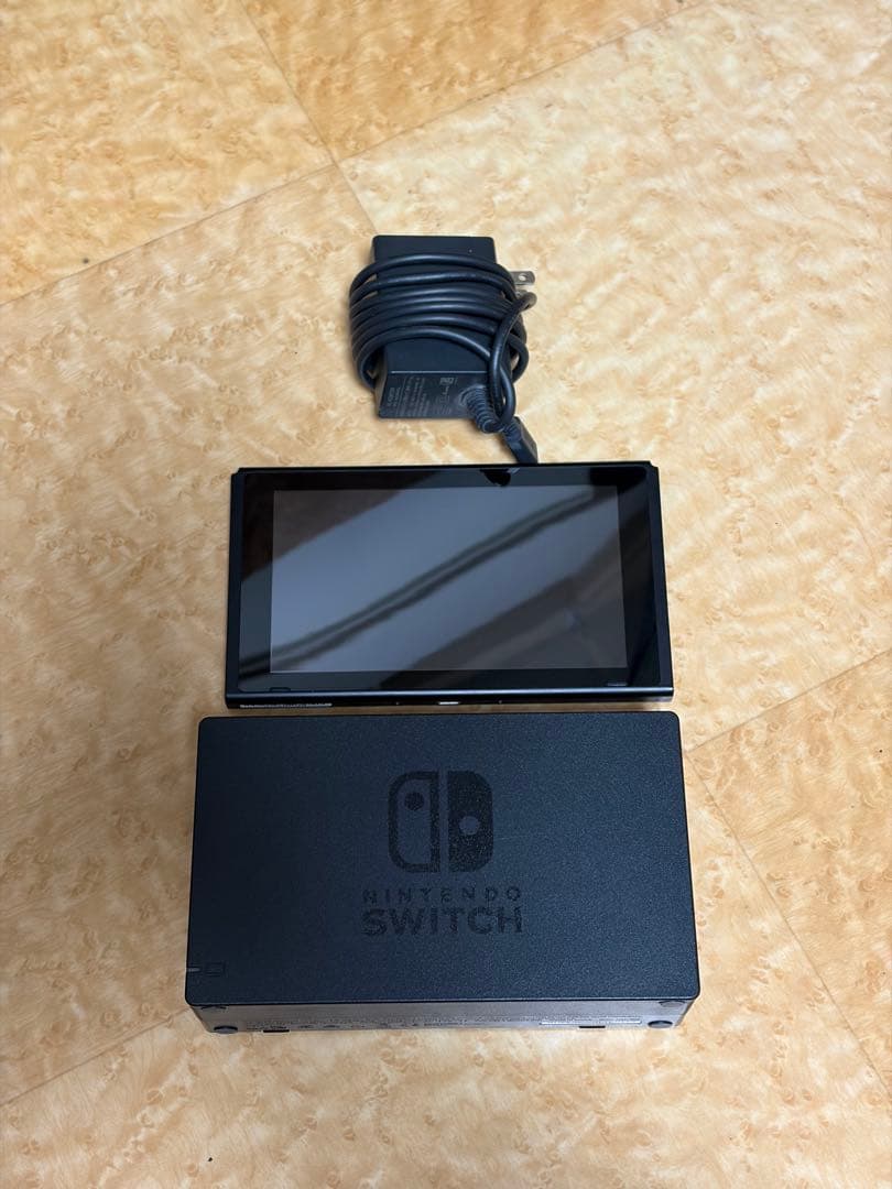 p*5様 Nintendo Switch 本体 ACアダプター付き