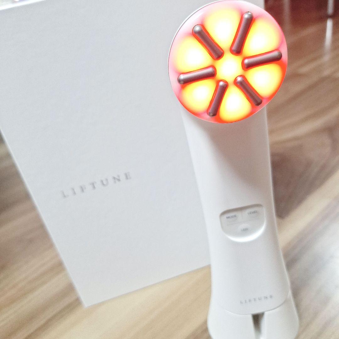 LIFTUNE 美顔器 ホワイト　Mio