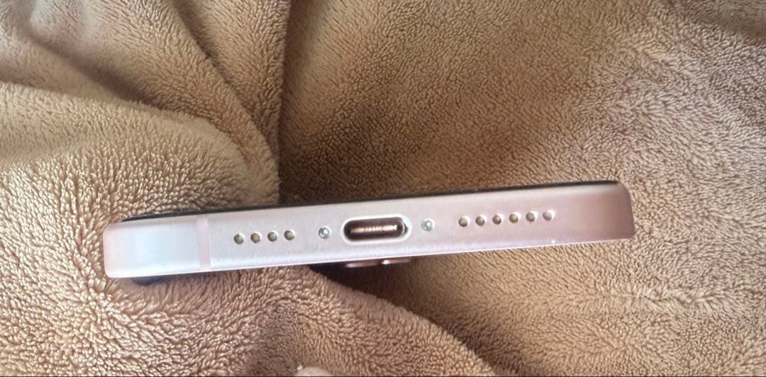 美品　Apple iPhone 15 Plus 256gピンク