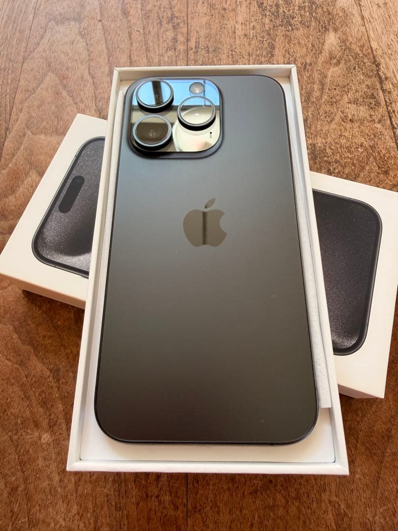 iPhone 15 Pro 512GB 85% ブラックチタニウム本体多少傷あり